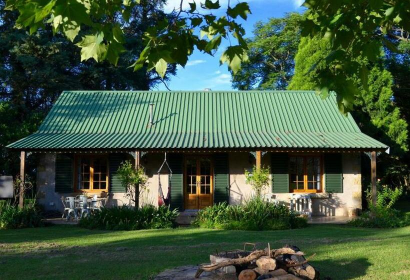 بنسيون The Goodland Cottages