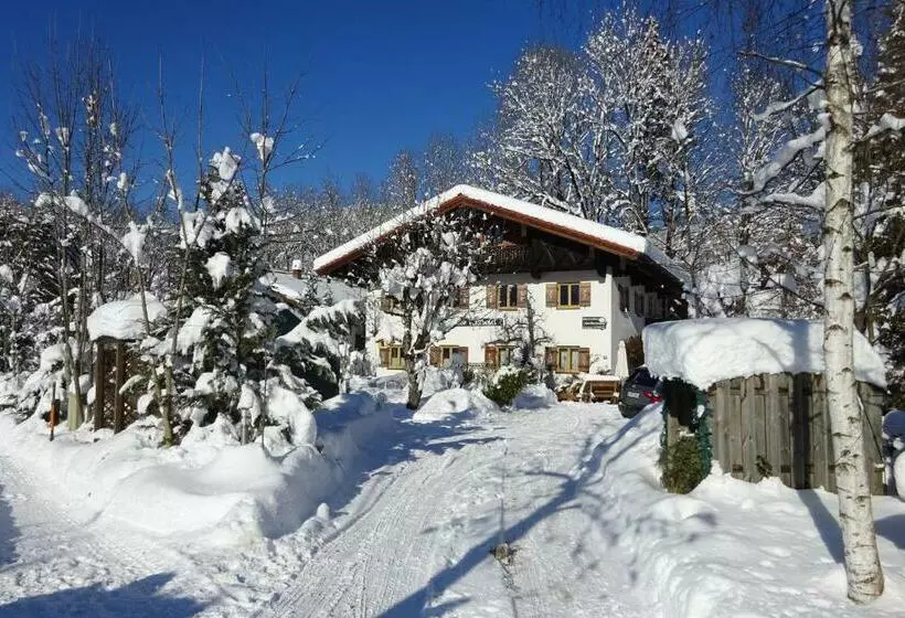پانسیون Zum Alten Forsthaus