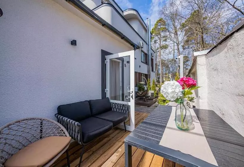 Tamara Suites & Apartments