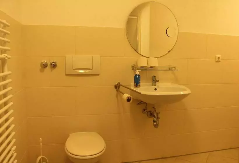 ユースホステル Gasthof Gruner Baum