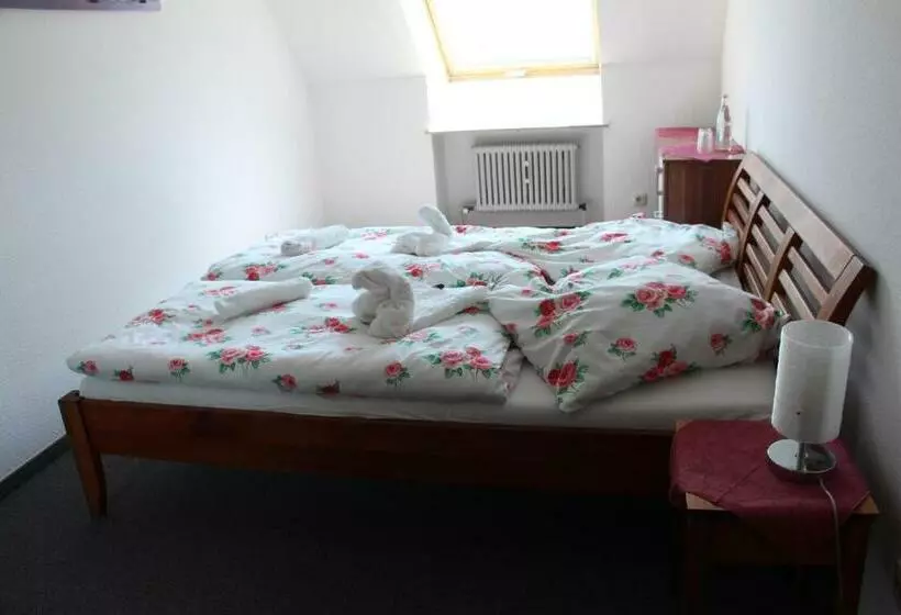 ユースホステル Gasthof Gruner Baum