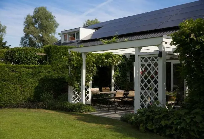 Aamiaismajoitus (B&B) Borneman Buitenhof   Privé Appartement