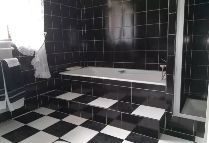 Aamiaismajoitus (B&B) Chez Herveline Le Fer