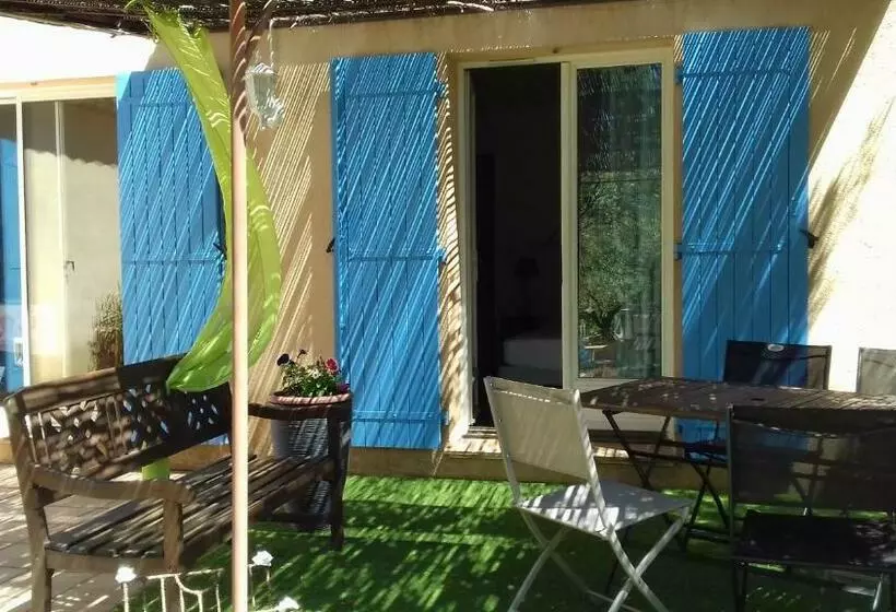 Aamiaismajoitus (B&B) Les Chardons Bleus