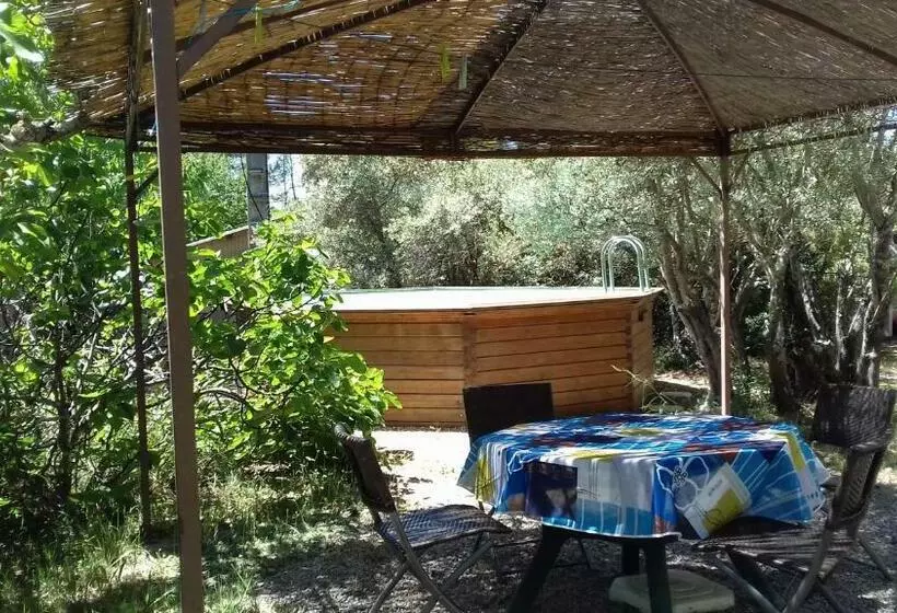 Aamiaismajoitus (B&B) Les Chardons Bleus