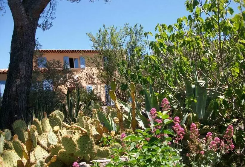 Aamiaismajoitus (B&B) Les Chardons Bleus