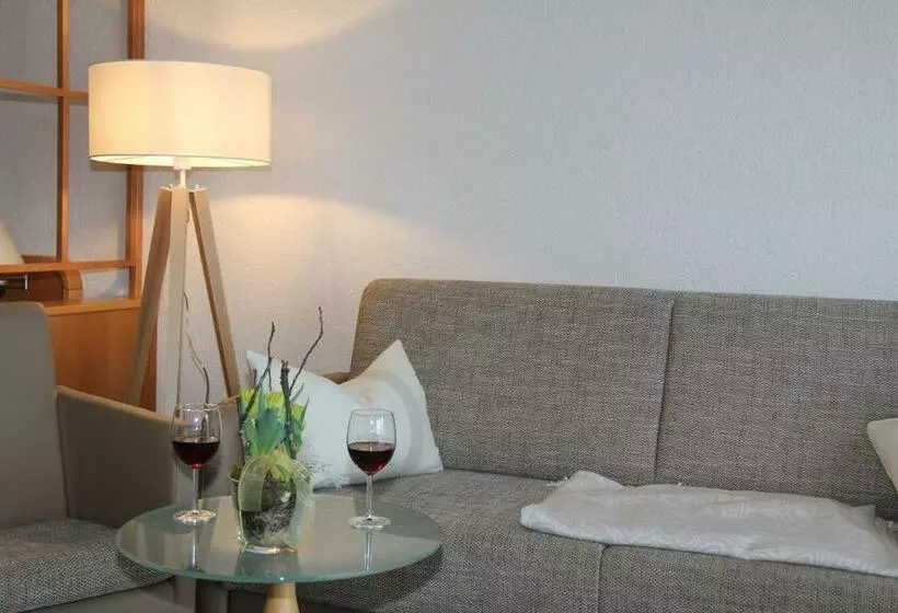 ホテル Lug Ins Land Restaurant & Ferienwohnungen