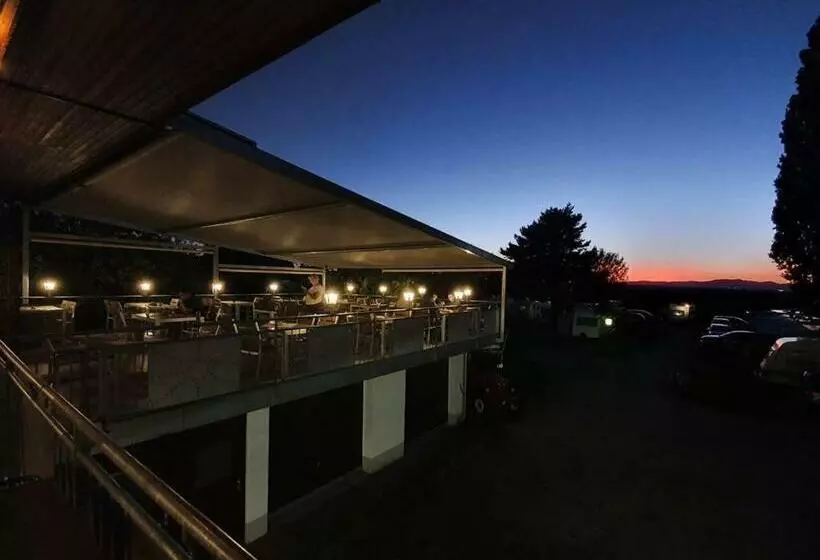ホテル Lug Ins Land Restaurant & Ferienwohnungen