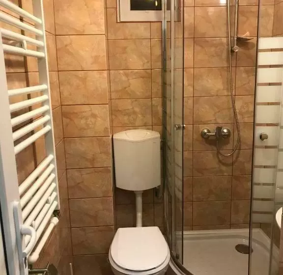 Majatalo Casa Bucurr