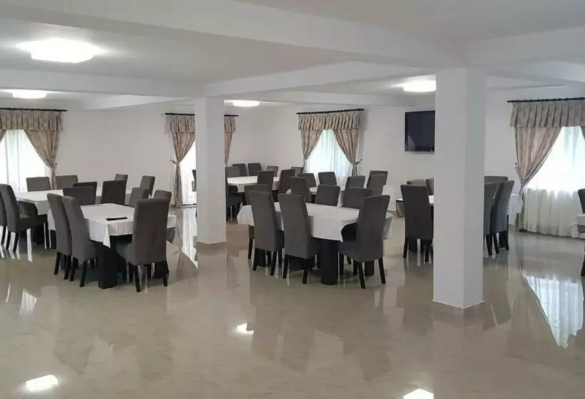 ペンション Casa Fratii Mât