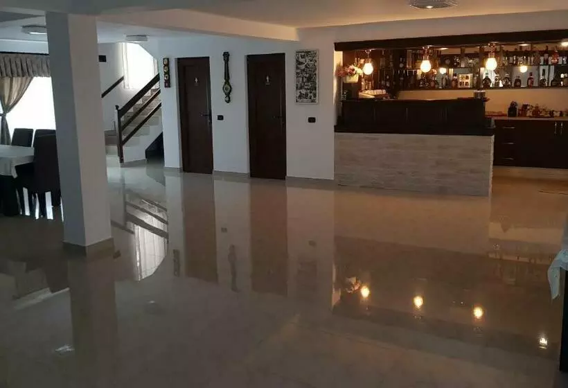 ペンション Casa Fratii Mât