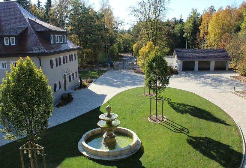 Waldhotel Rainau