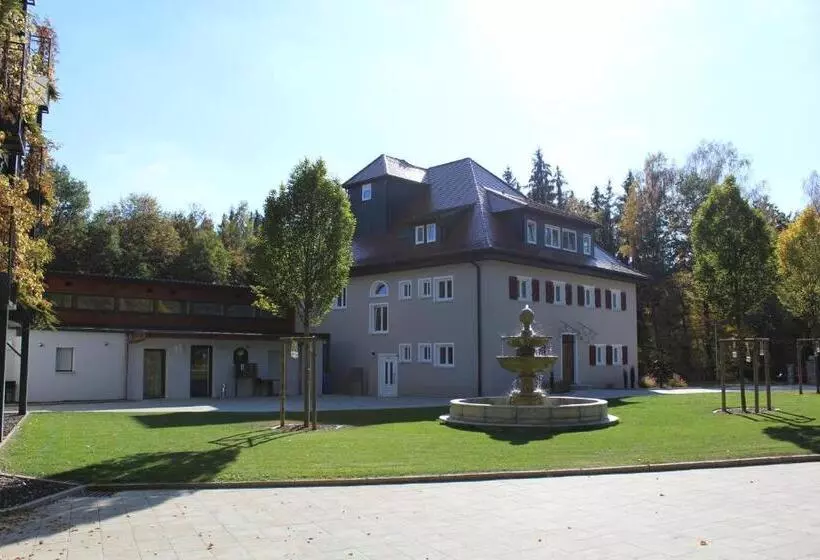 Waldhotel Rainau