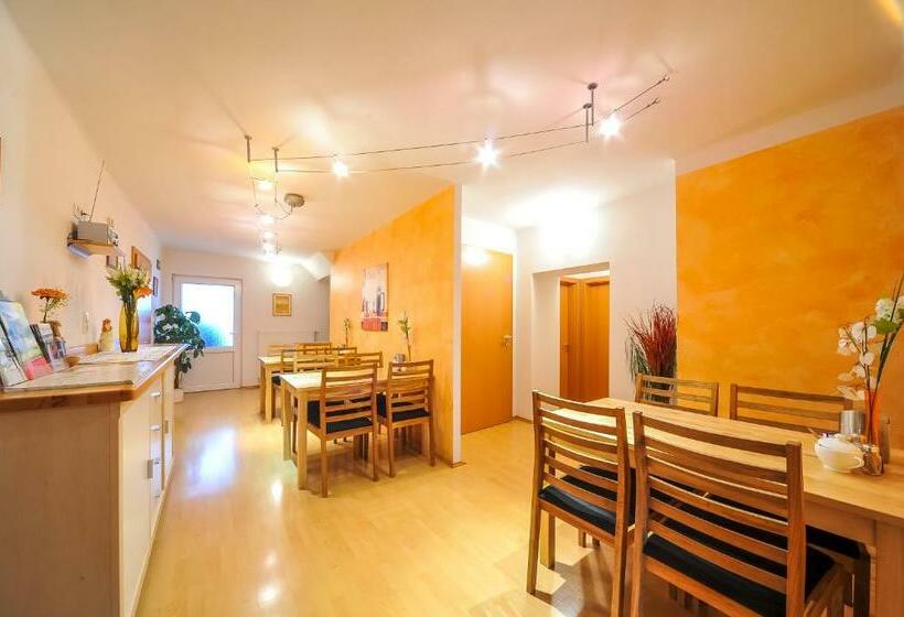 Bed and Breakfast Cafe Hoppala