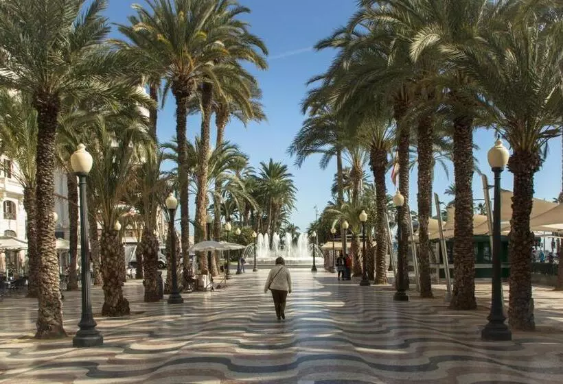 Aamiaismajoitus (B&B) Casa De La Piña