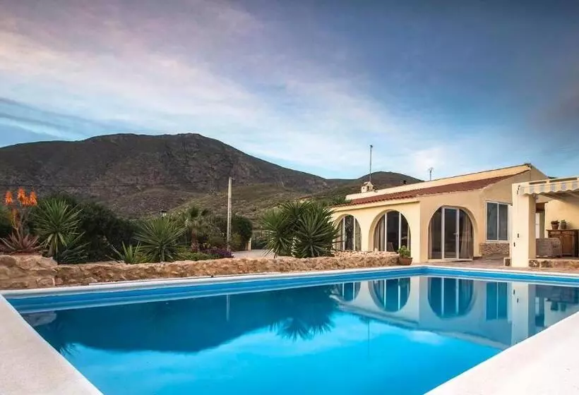 Aamiaismajoitus (B&B) Casa De La Piña