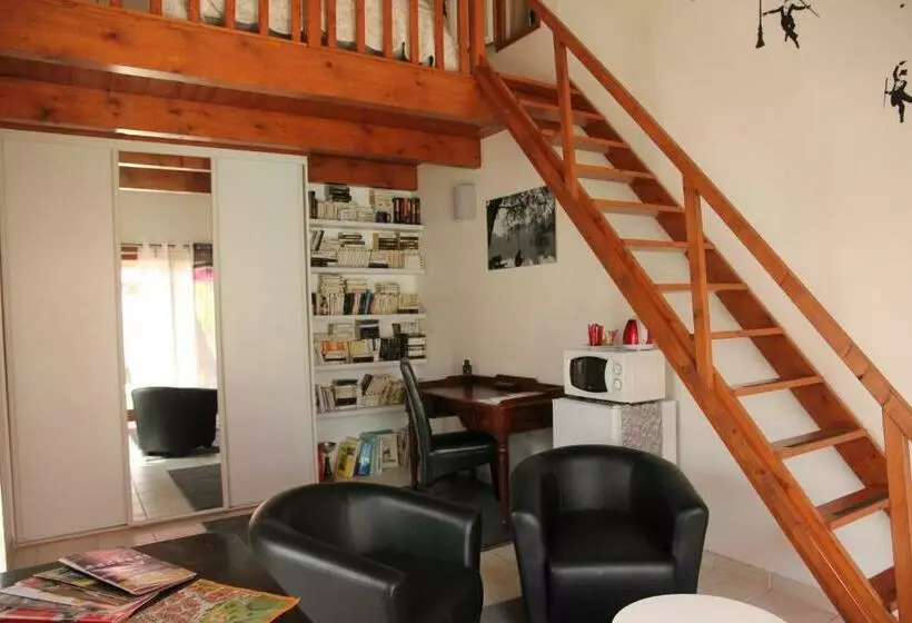 Aamiaismajoitus (B&B) Entre Avignon Et Pont Du Gard