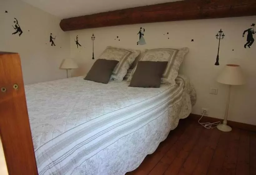 Aamiaismajoitus (B&B) Entre Avignon Et Pont Du Gard