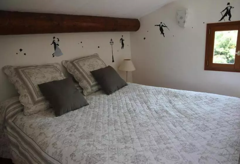 Aamiaismajoitus (B&B) Entre Avignon Et Pont Du Gard