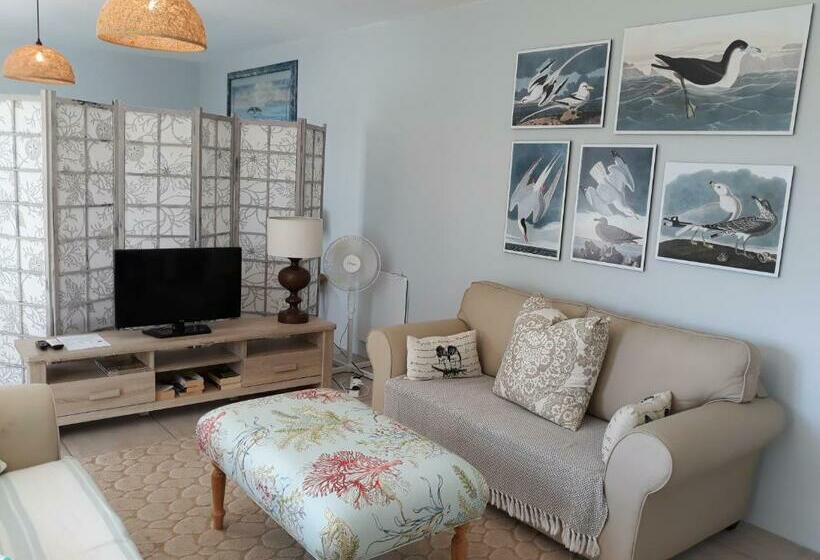 مبيت وإفطار Golf View Cottage