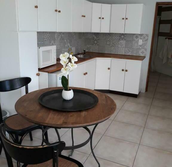 مبيت وإفطار Golf View Cottage