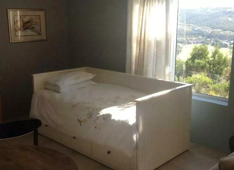 Aamiaismajoitus (B&B) Golf View Cottage