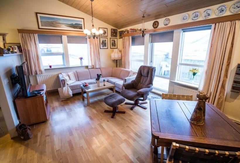 هتل Eiði Farmhouse