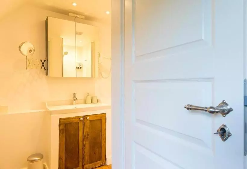 Hotelli Zur Burgstiege