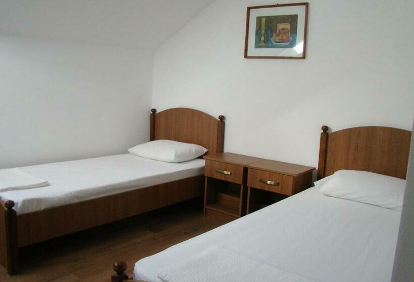 פנסיון Casa Hora