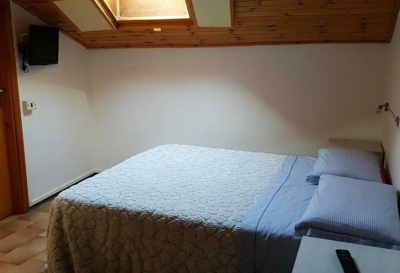 ペンション Foresteria Lombarda Da Giovanna