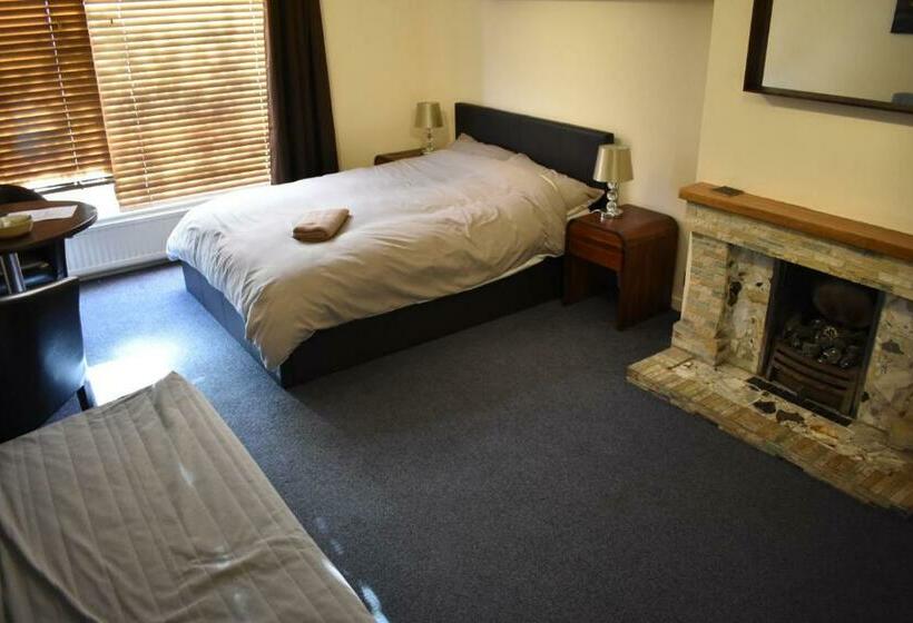 پانسیون Home And A Stay