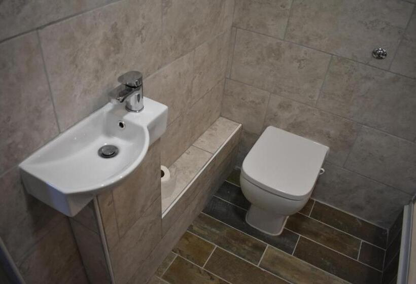 پانسیون Home And A Stay