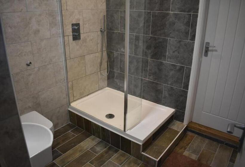 پانسیون Home And A Stay