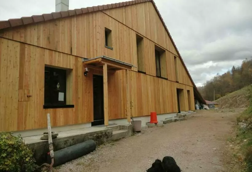 Majatalo La Ferme Sous Les Hiez