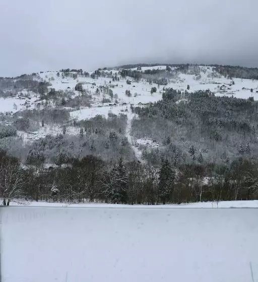 Majatalo La Ferme Sous Les Hiez