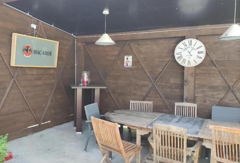 پانسیون Le Duplex De La Raveline 48a