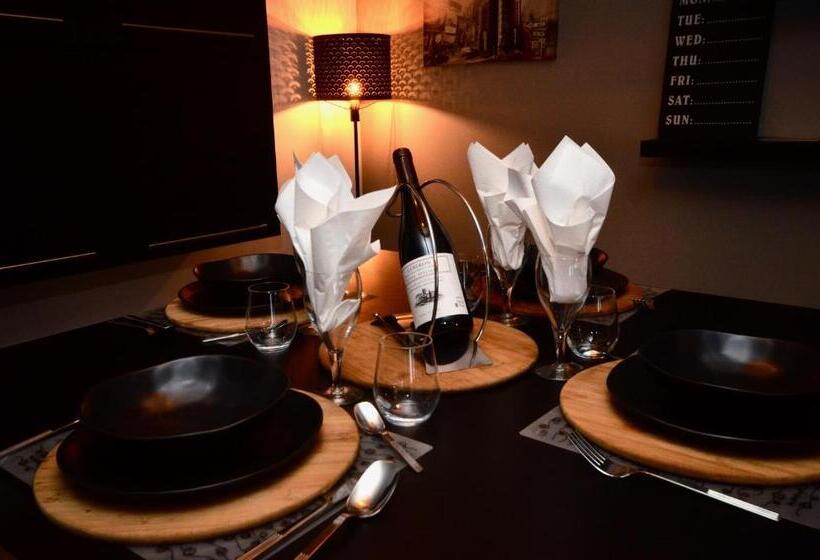 پانسیون Le Duplex De La Raveline 48a