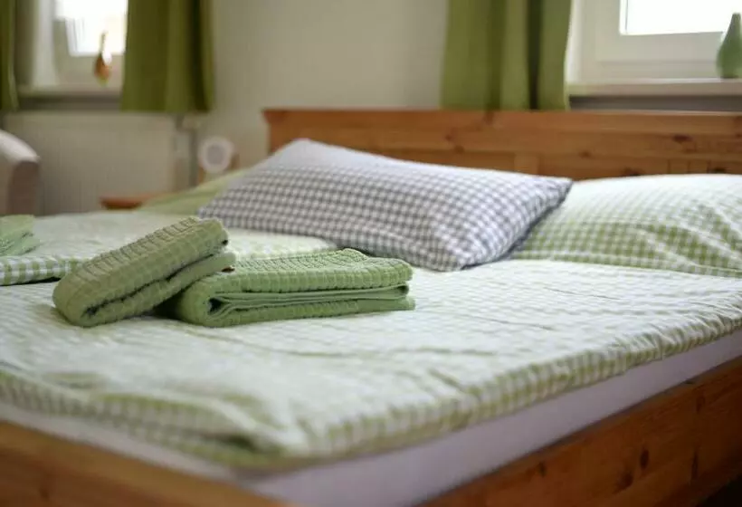 ユースホステル Gasthaus & Pension Zirkelstein