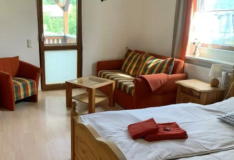 ユースホステル Gasthaus & Pension Zirkelstein