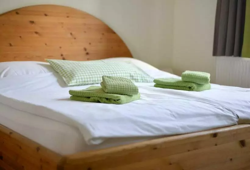 ユースホステル Gasthaus & Pension Zirkelstein