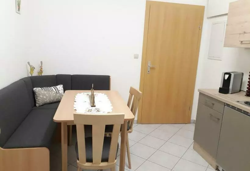 Retkeilymaja Gästehaus Klug