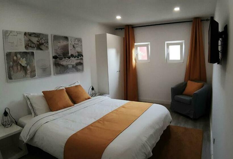 Pensão Encarnação Home