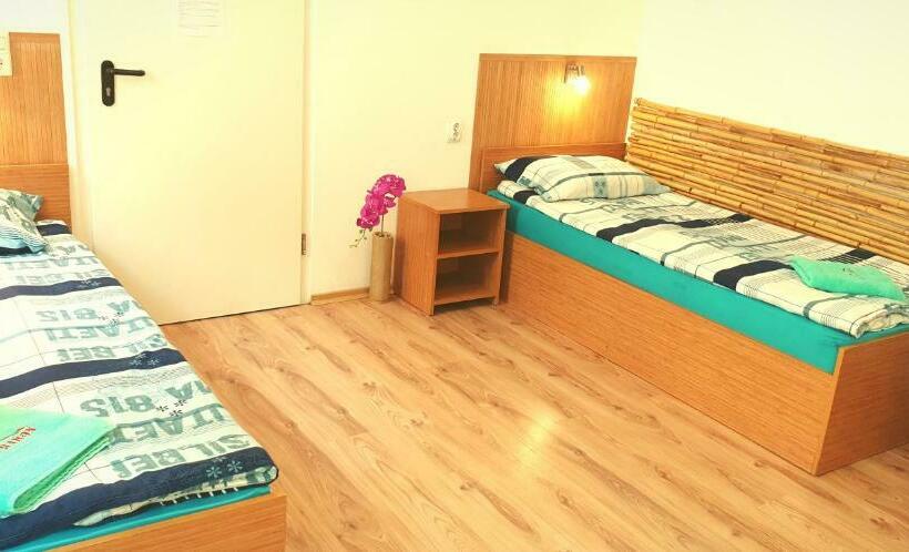 Pension Haus Baron 1 Neckarau