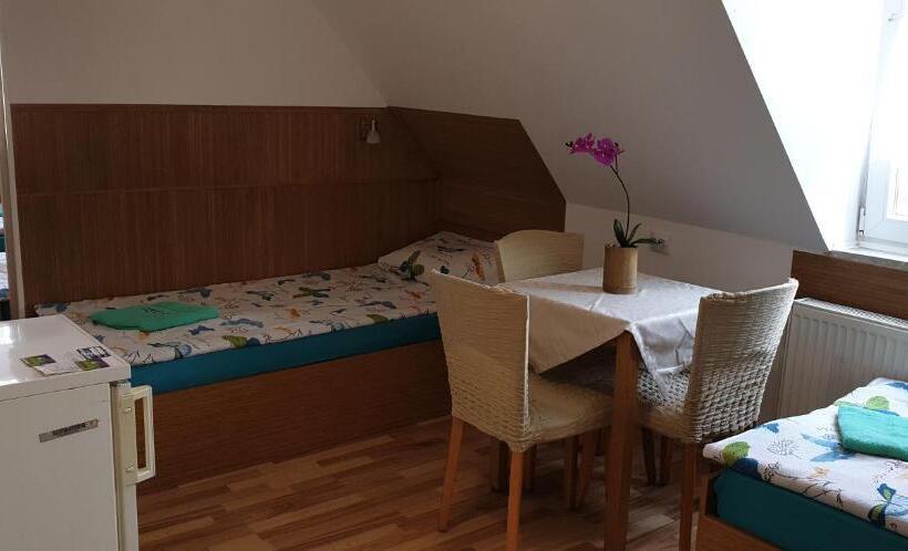 Pension Haus Baron 1 Neckarau