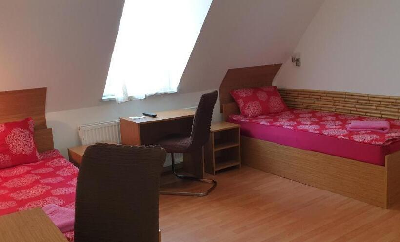 Pension Haus Baron 1 Neckarau