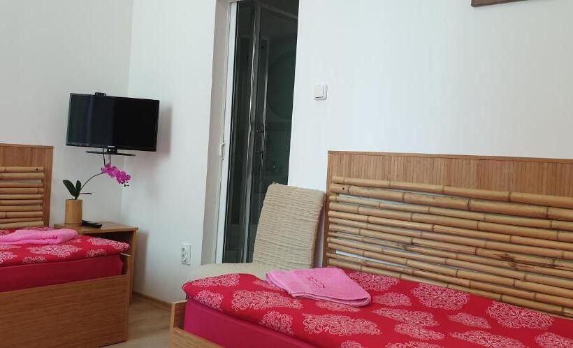 Pension Haus Baron 1 Neckarau