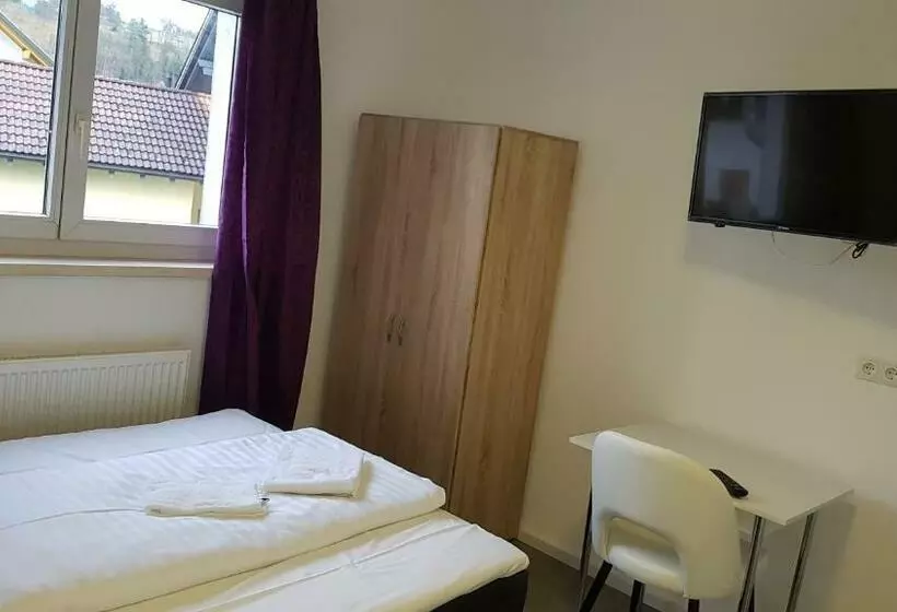 Retkeilymaja Gasthaus Sofram