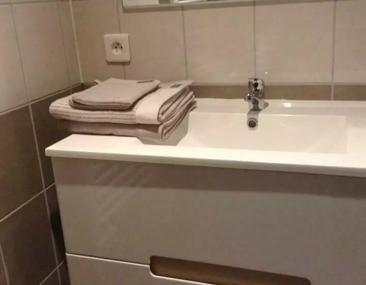 ベッドアンドブレックファースト Le Bois Du Four