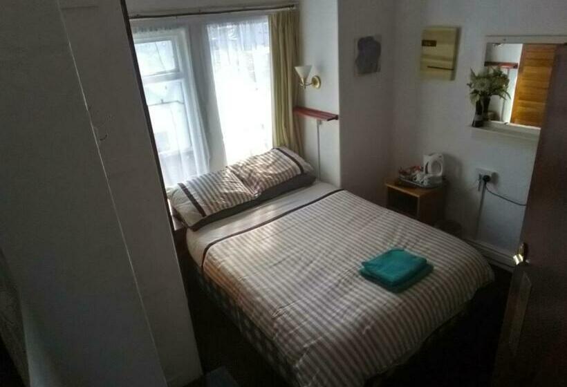 فندق Myroomz Golden Strand