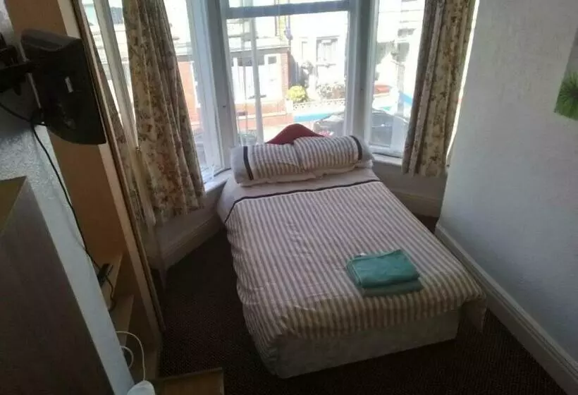 Hotelli Myroomz Golden Strand